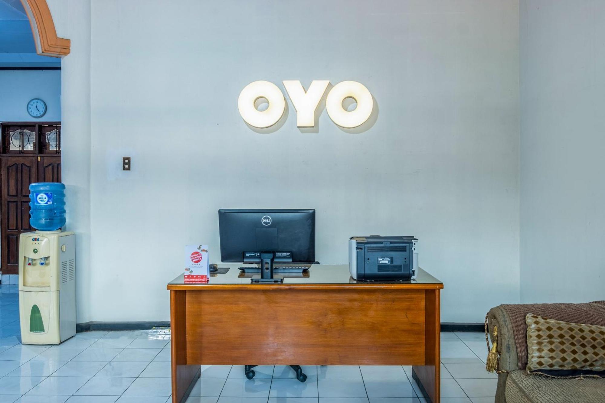 Oyo Collection O 1032 Rahayu Residence Syariah Cirebon Exterior foto