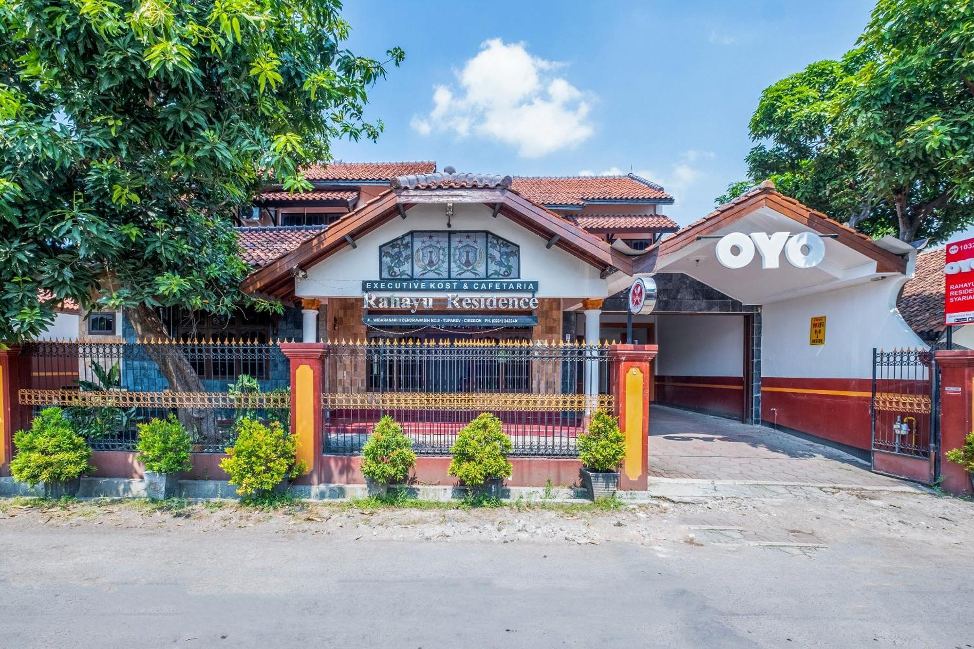Oyo Collection O 1032 Rahayu Residence Syariah Cirebon Exterior foto